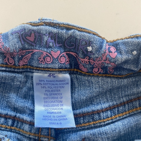 Adorable jeans with embroidery accents. Girls size 4. - Picture 9 of 9